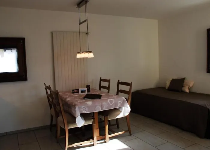 Apartamento Arnica 3 By Interhome La Punt-Chamues-ch